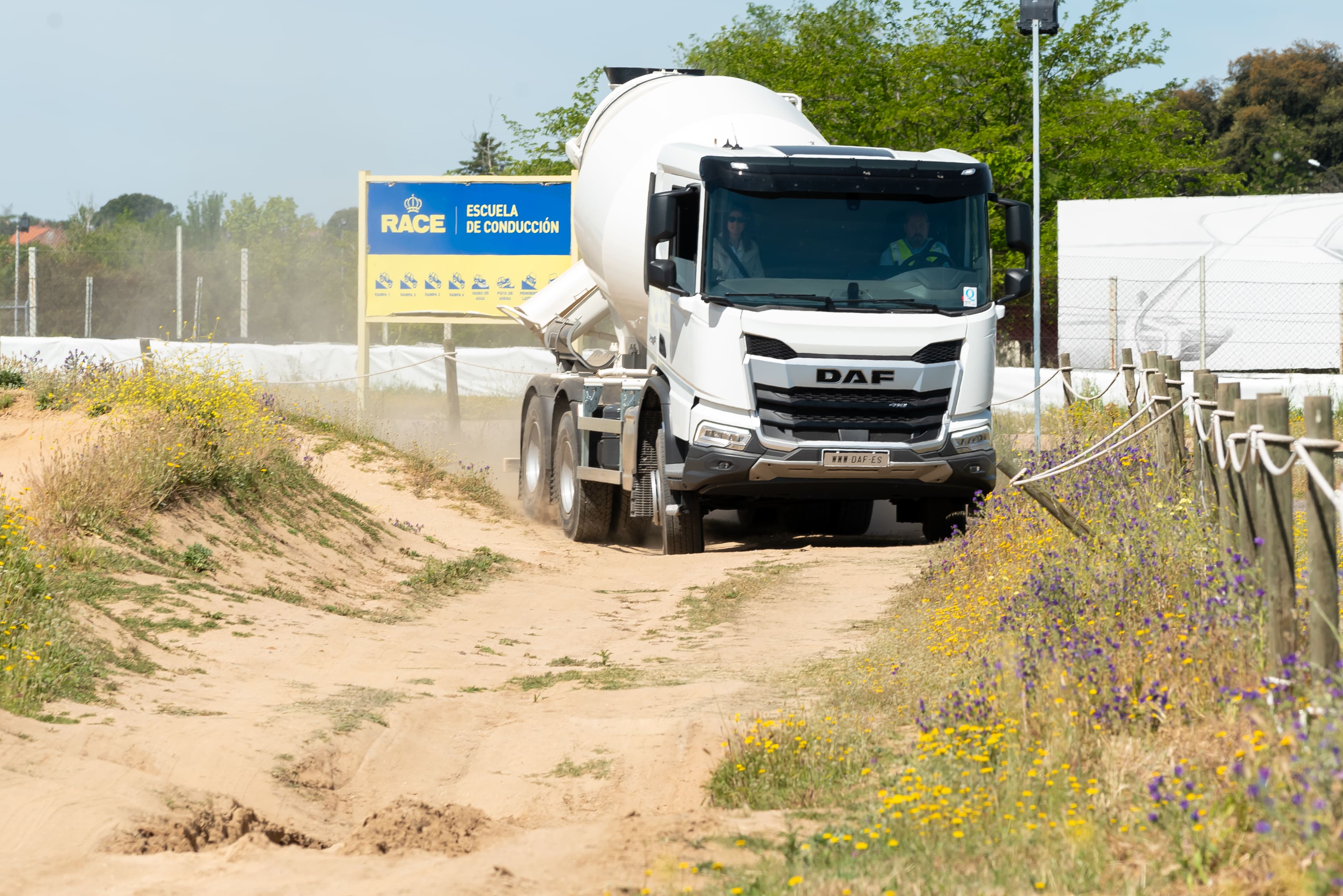 DAF XD 410 FAT 6X4 T 0