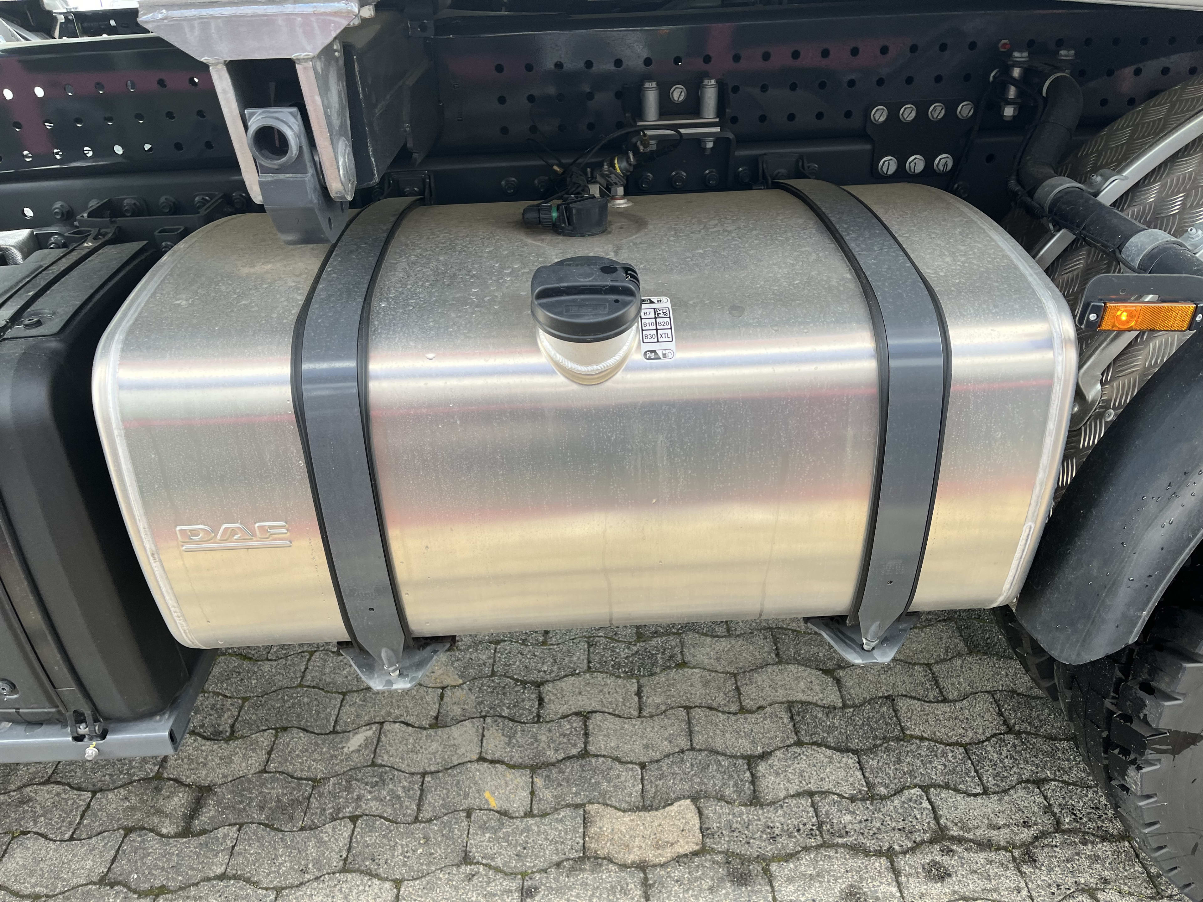 DAF XF 480 FAT 6X4 T 27