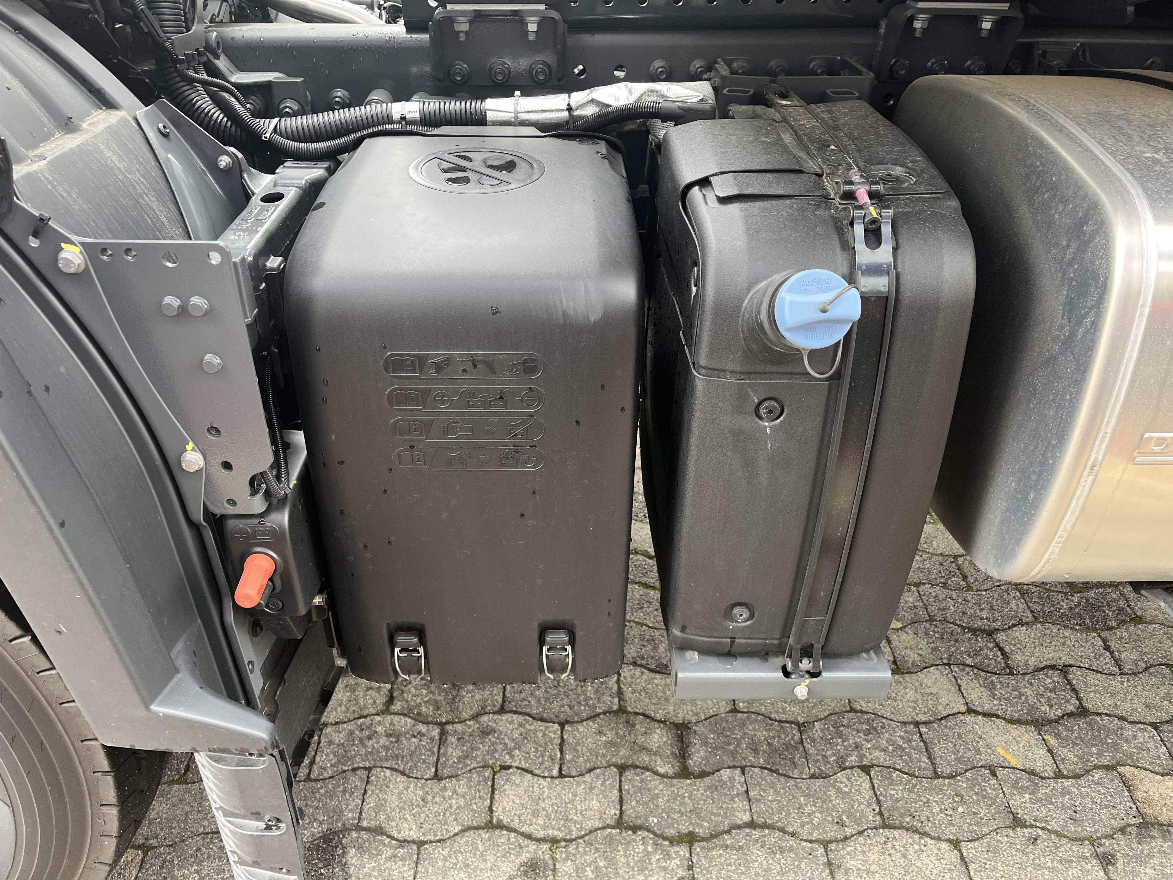 DAF XF 480 FAT 6X4 T 28