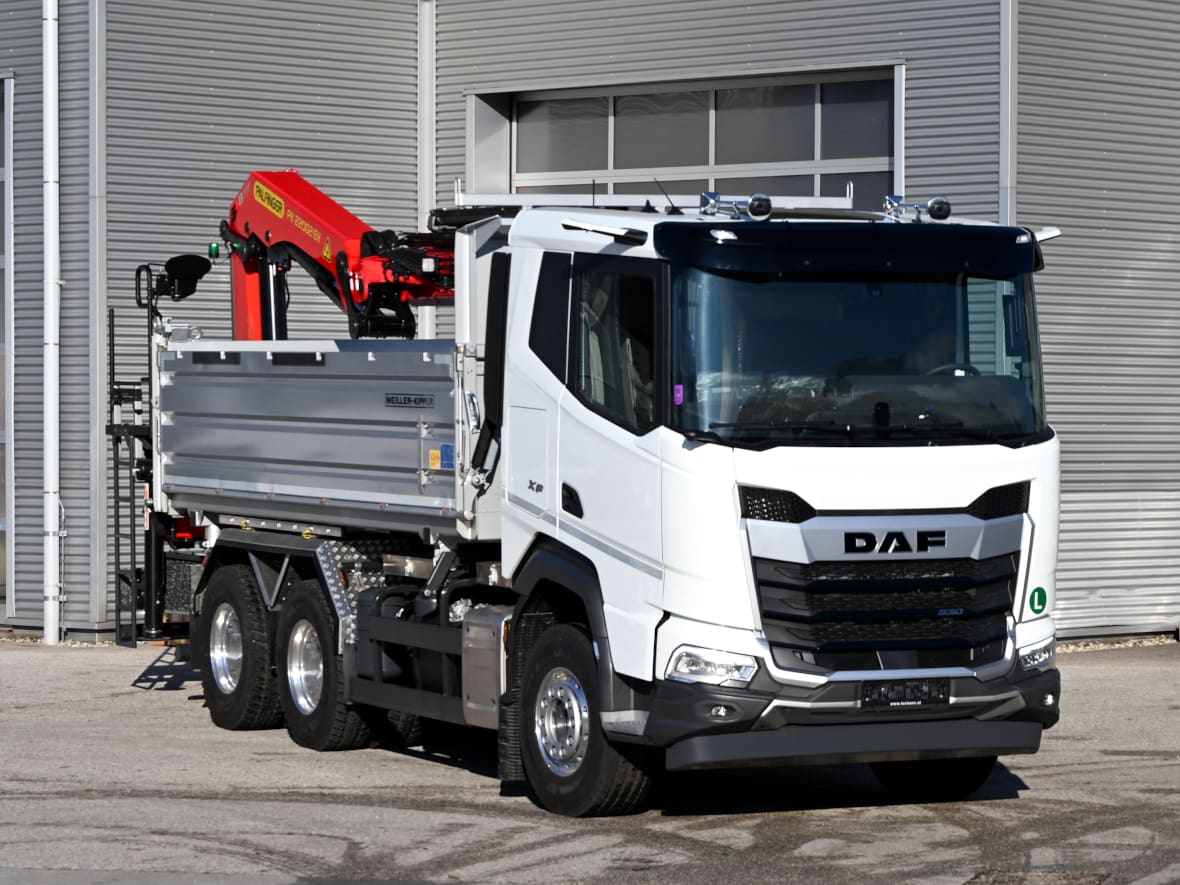 DAF XF 530 FAT 6X4 T 7
