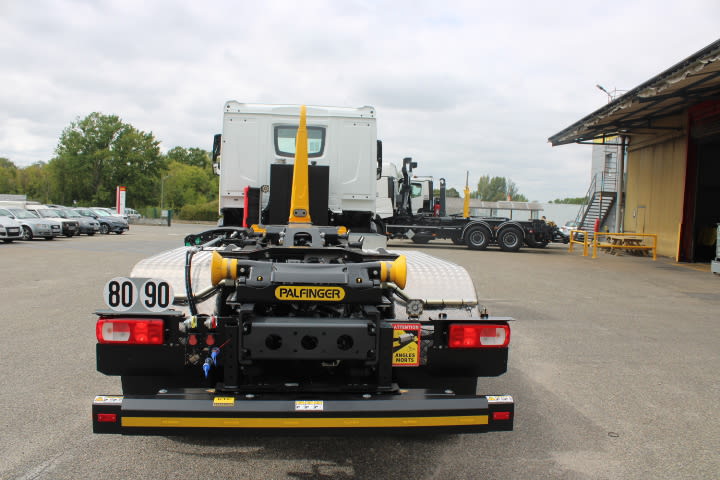 DAF XF 480 FAT 6X4 T 3