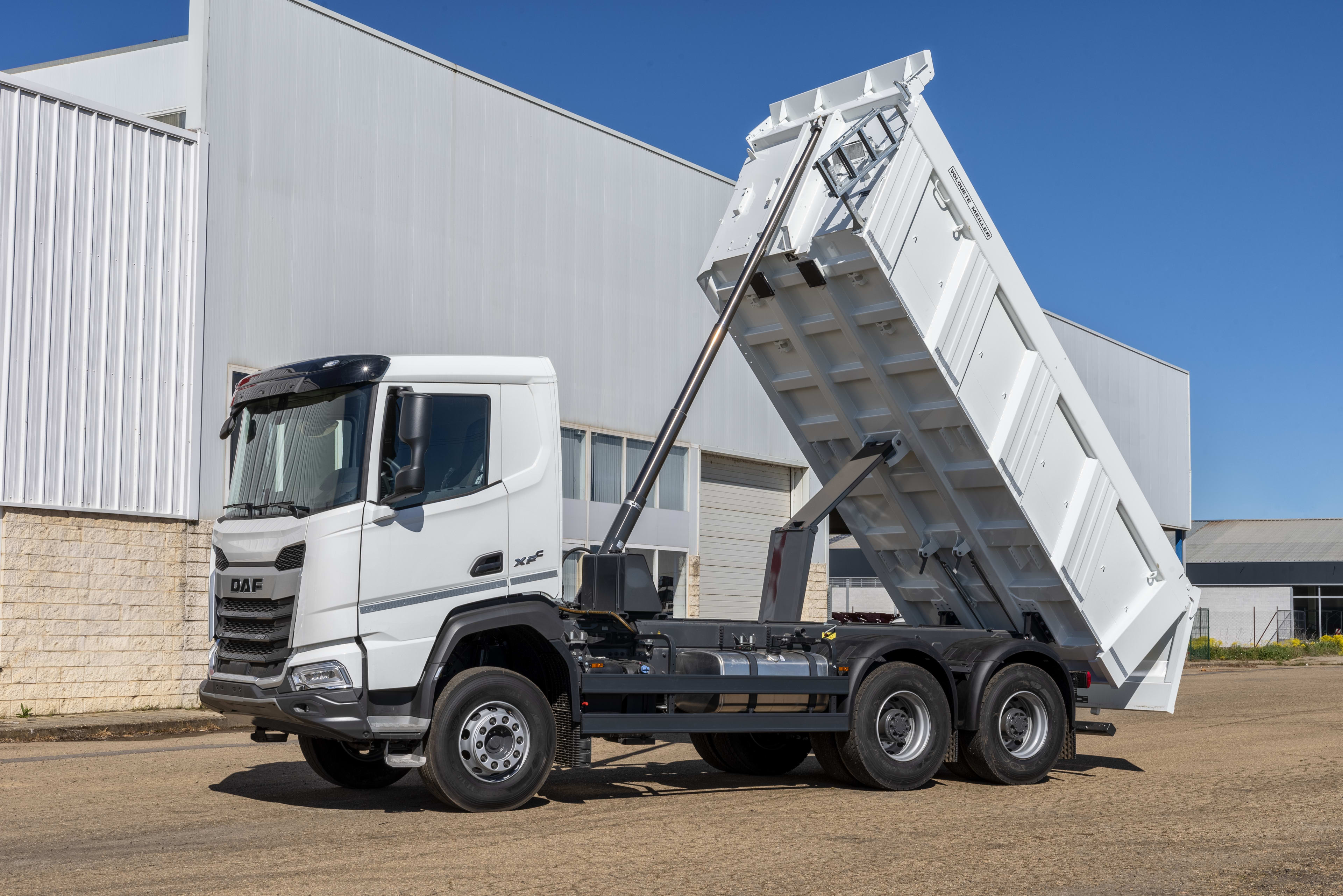 DAF XF 430 FAT 6X4 T 2