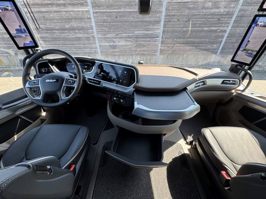 DAF XG+ 530 FT 4X2 26