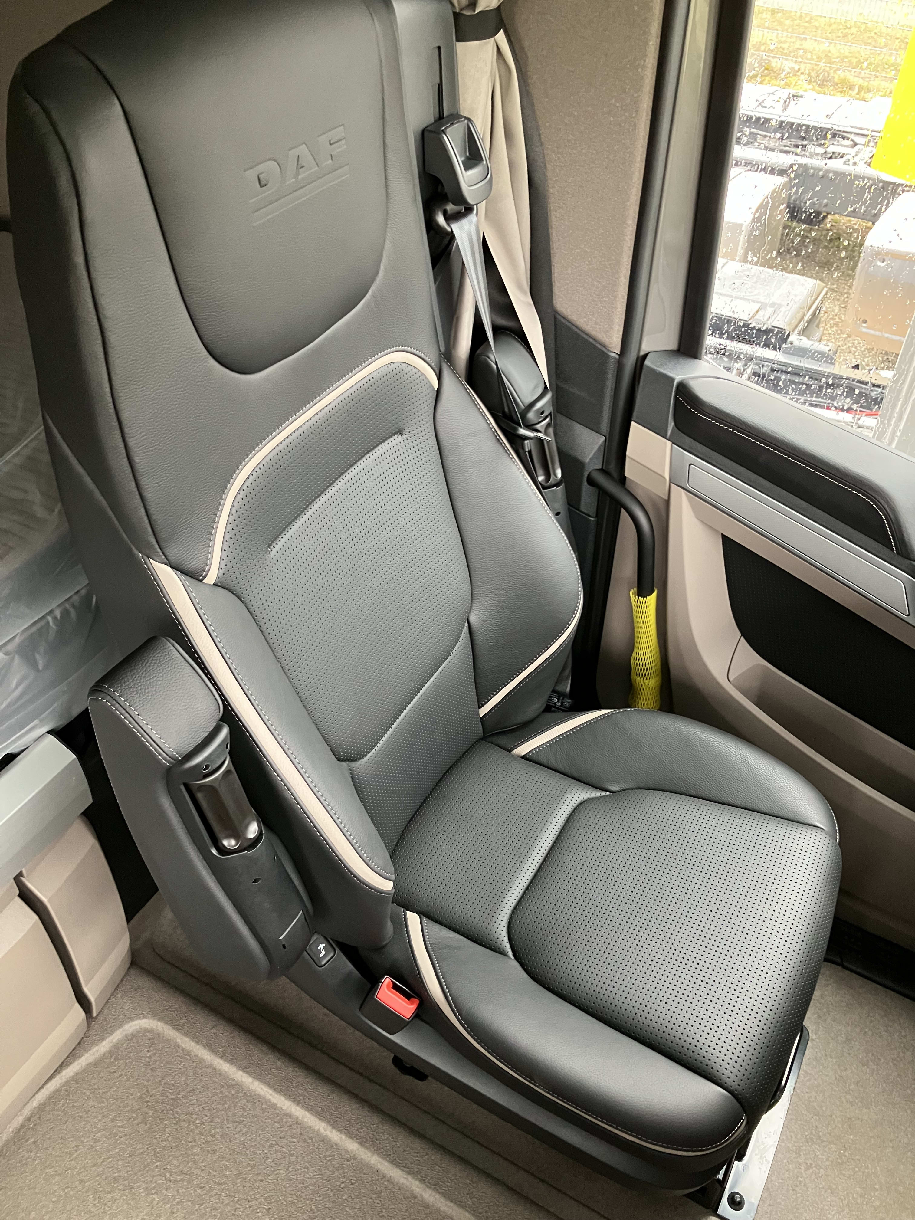 DAF XG+ 530 FT 4X2 17