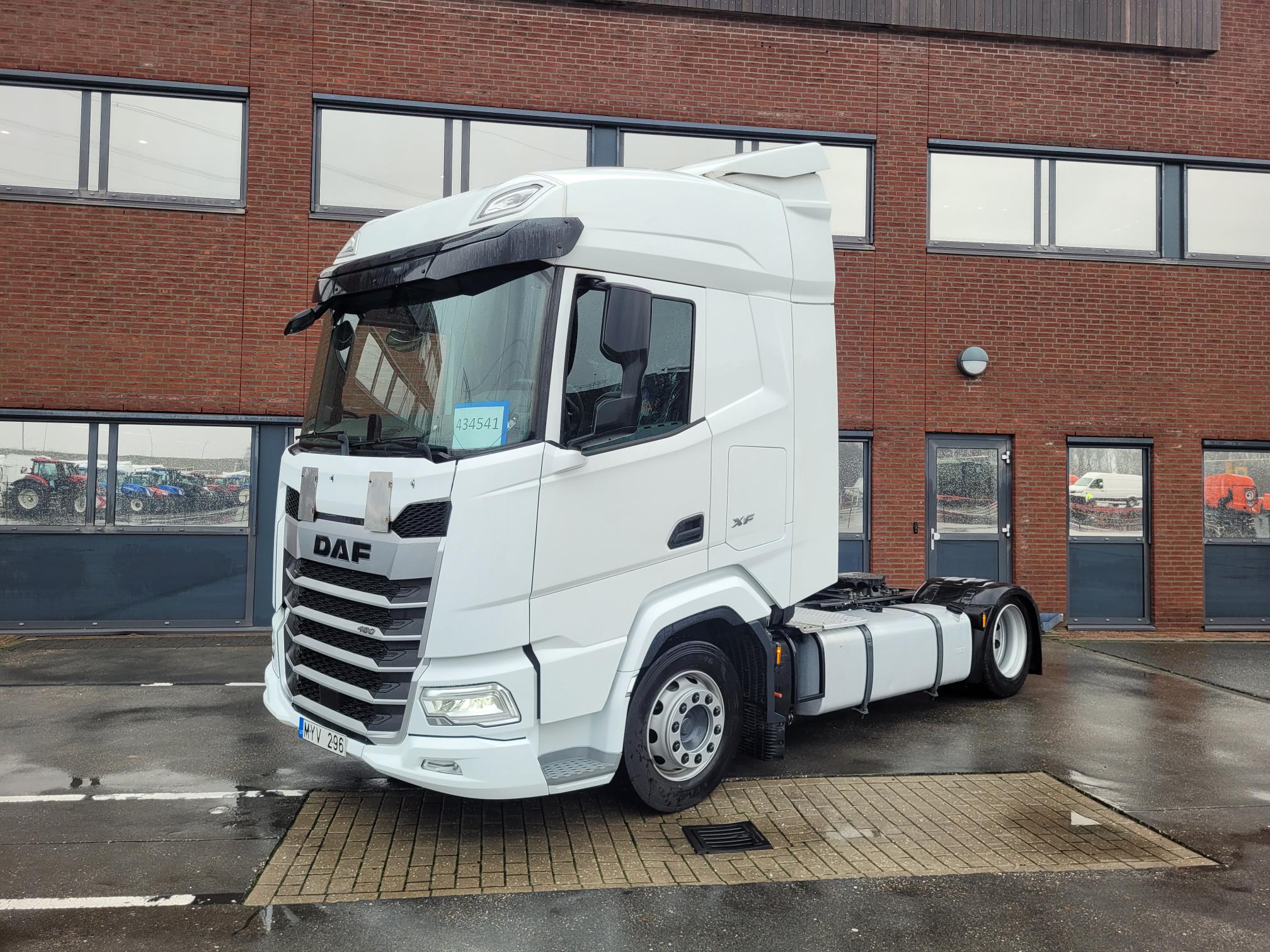 DAF XFn 480 FT 4X2 LOW DECK null