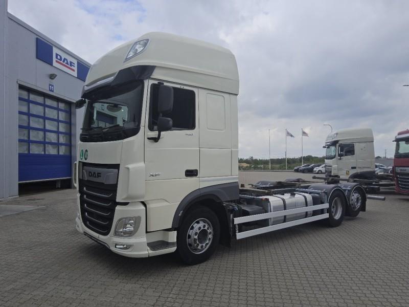 DAF XF 480 FAR 6X2 R null