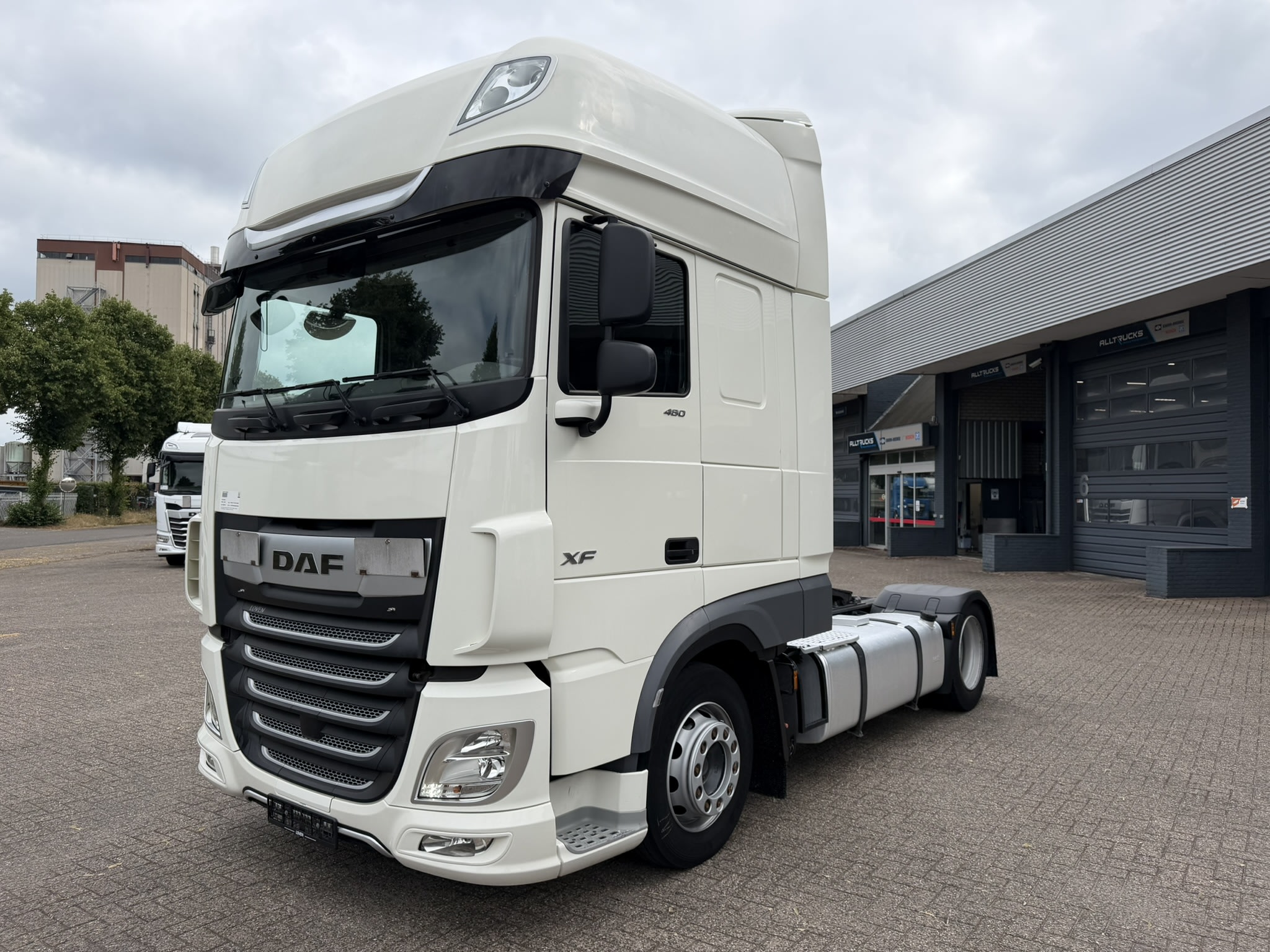 DAF XF 480 FT 4X2 LOW DECK null
