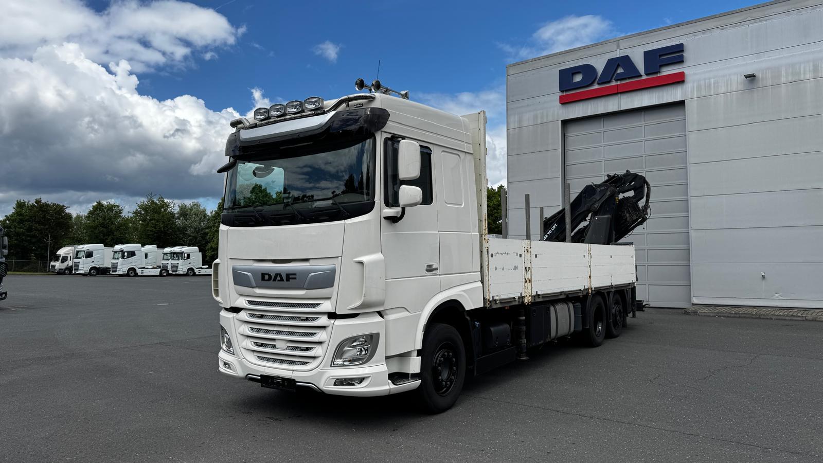 DAF XF 450 FAN 6X2 with Crane null