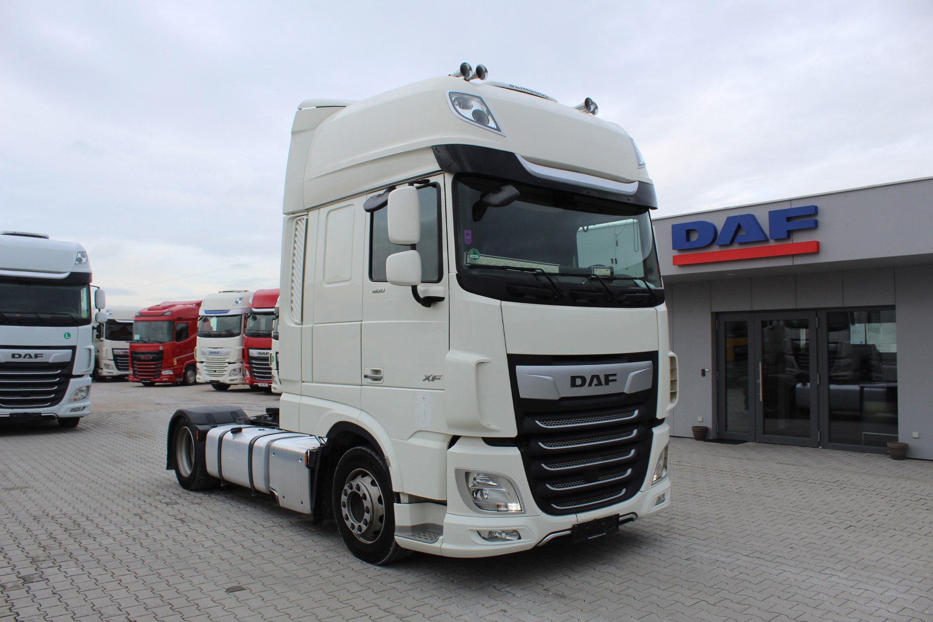 DAF XF 480 FT 4X2 LOW DECK null
