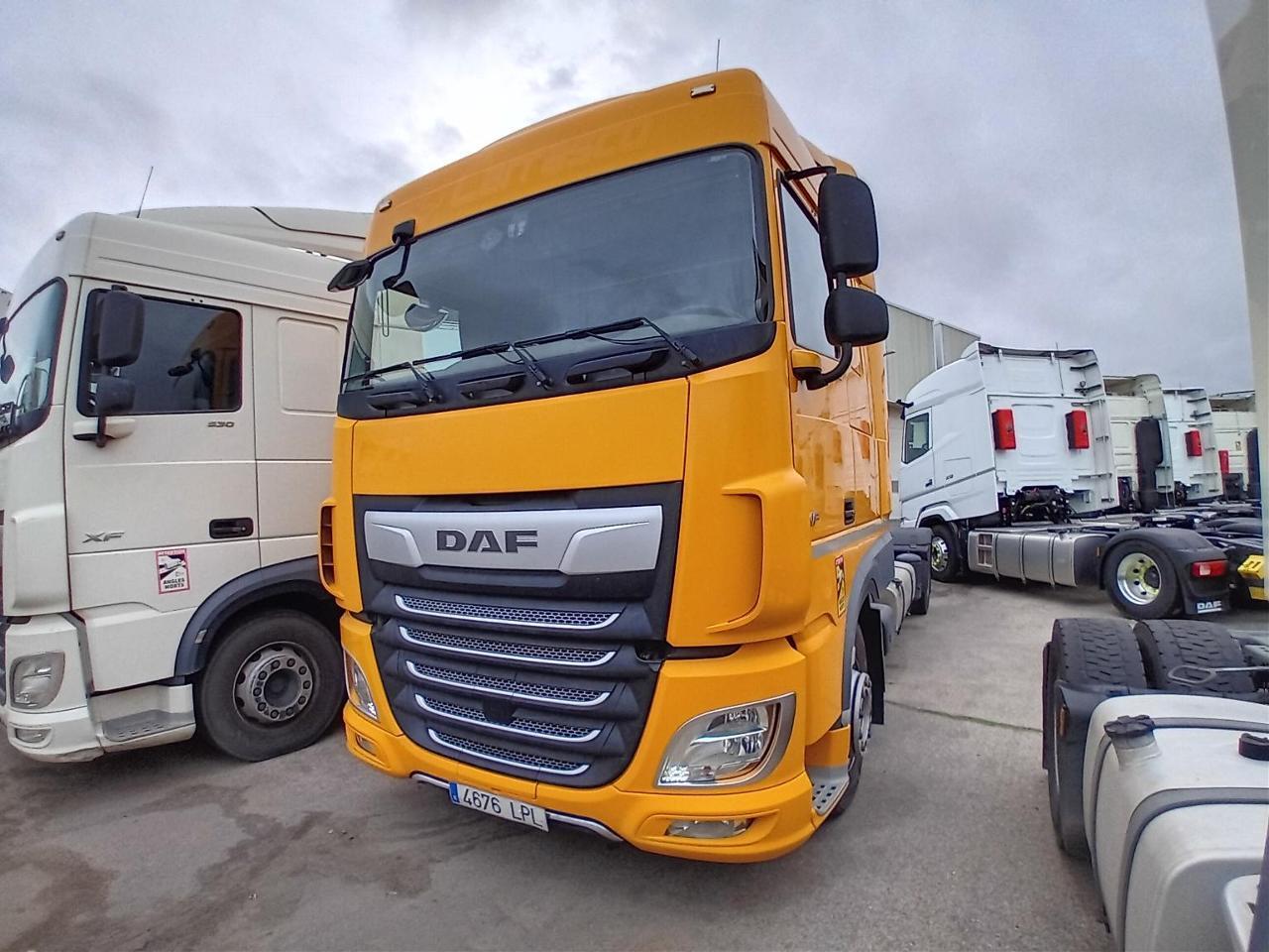 DAF XF 480 FA 4X2 LOW DECK null