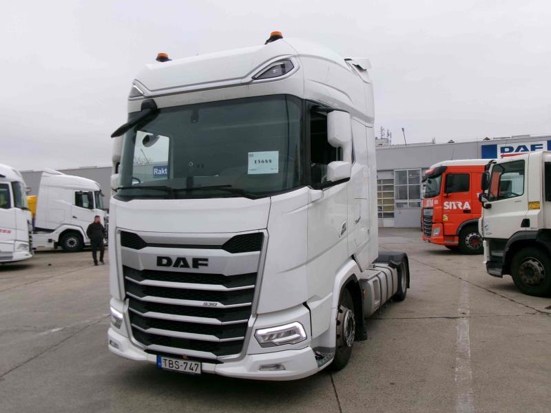 DAF XG+ 530 FT 4X2 LOW DECK null