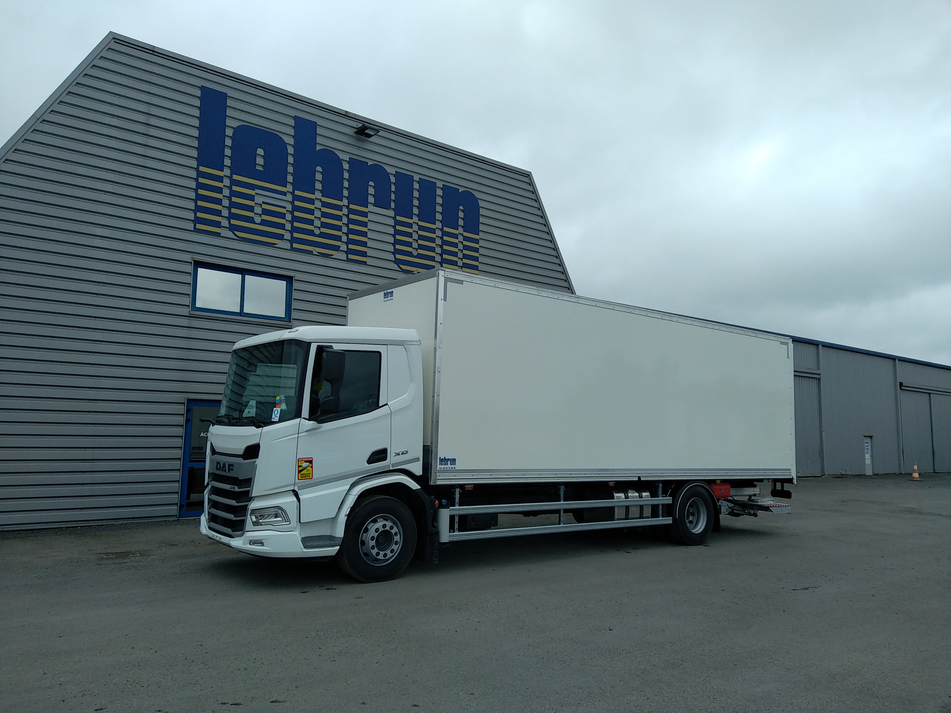 DAF XD 370 FA 4X2 0