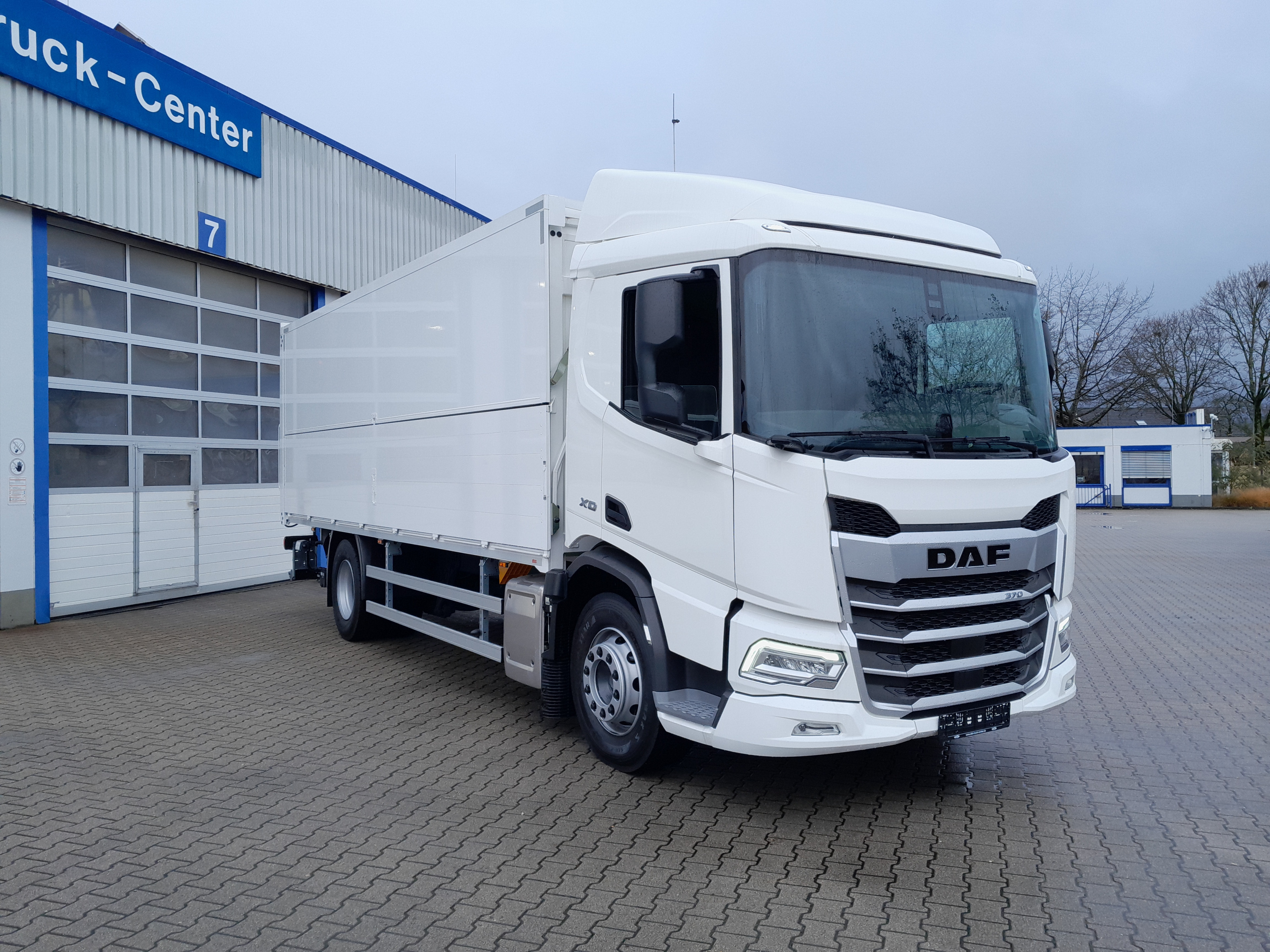 DAF XD 370 FA 4X2 0
