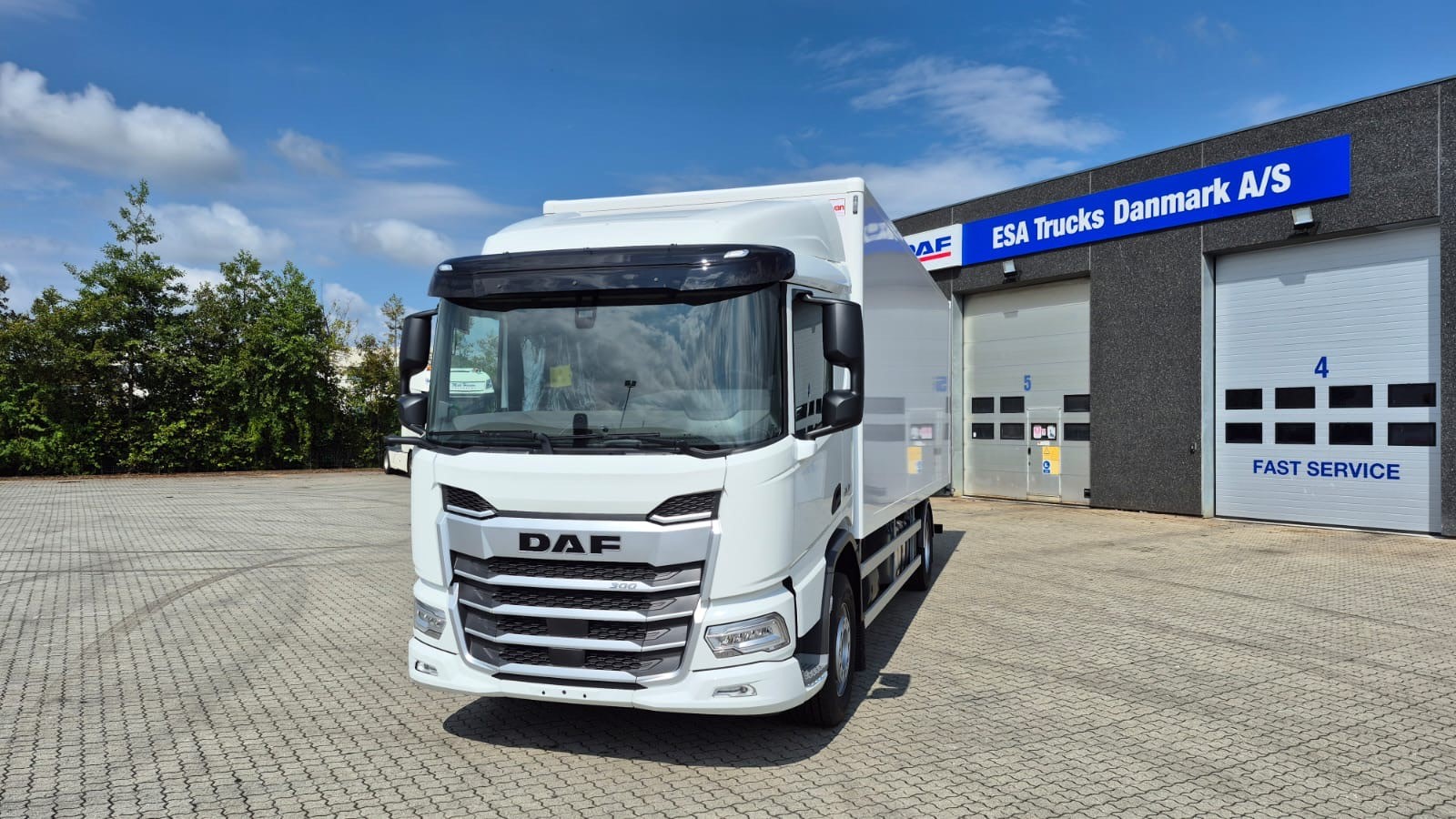 DAF XD 300 FA 4X2 0