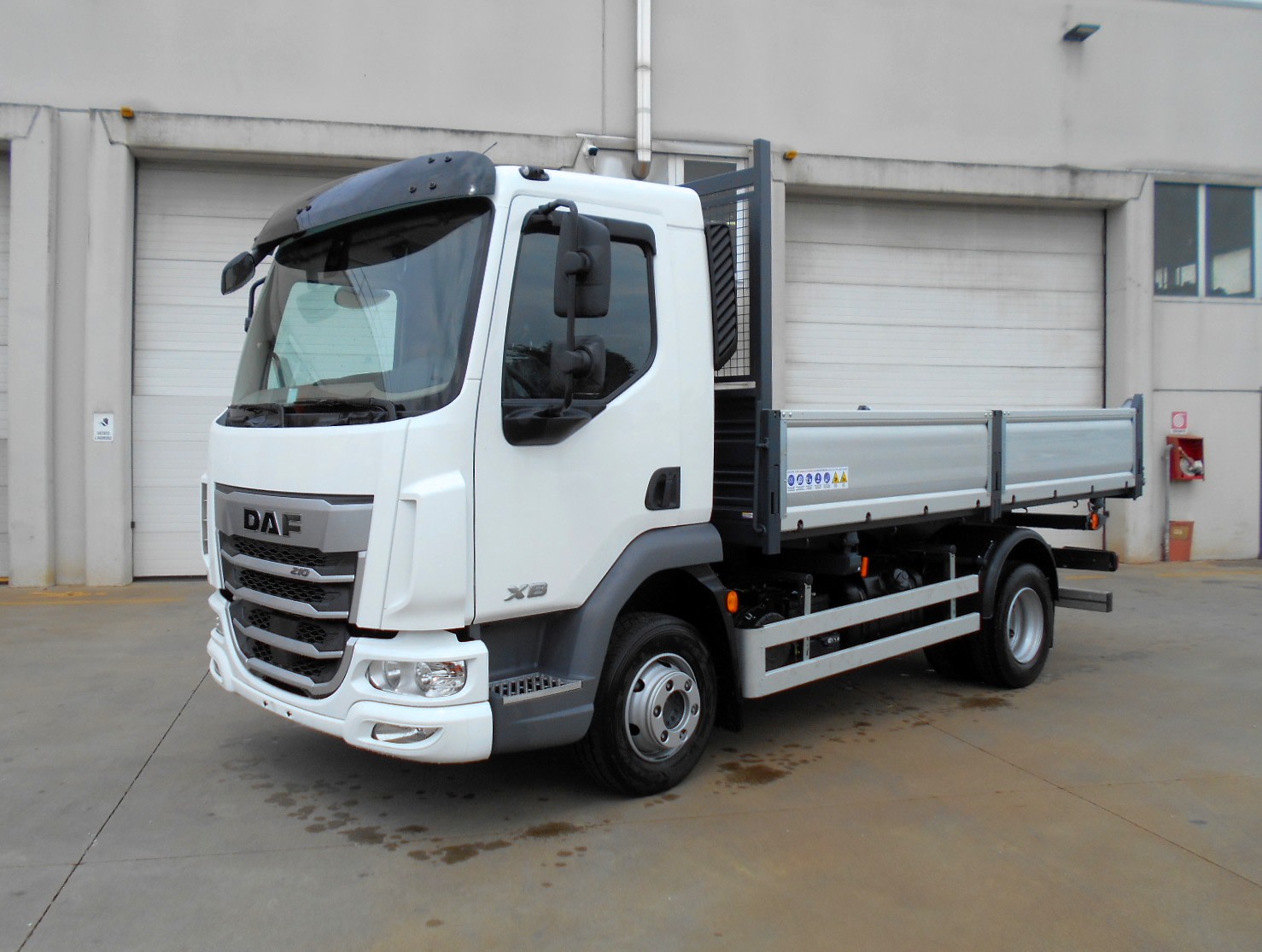 DAF XB 210 FA 4X2 0