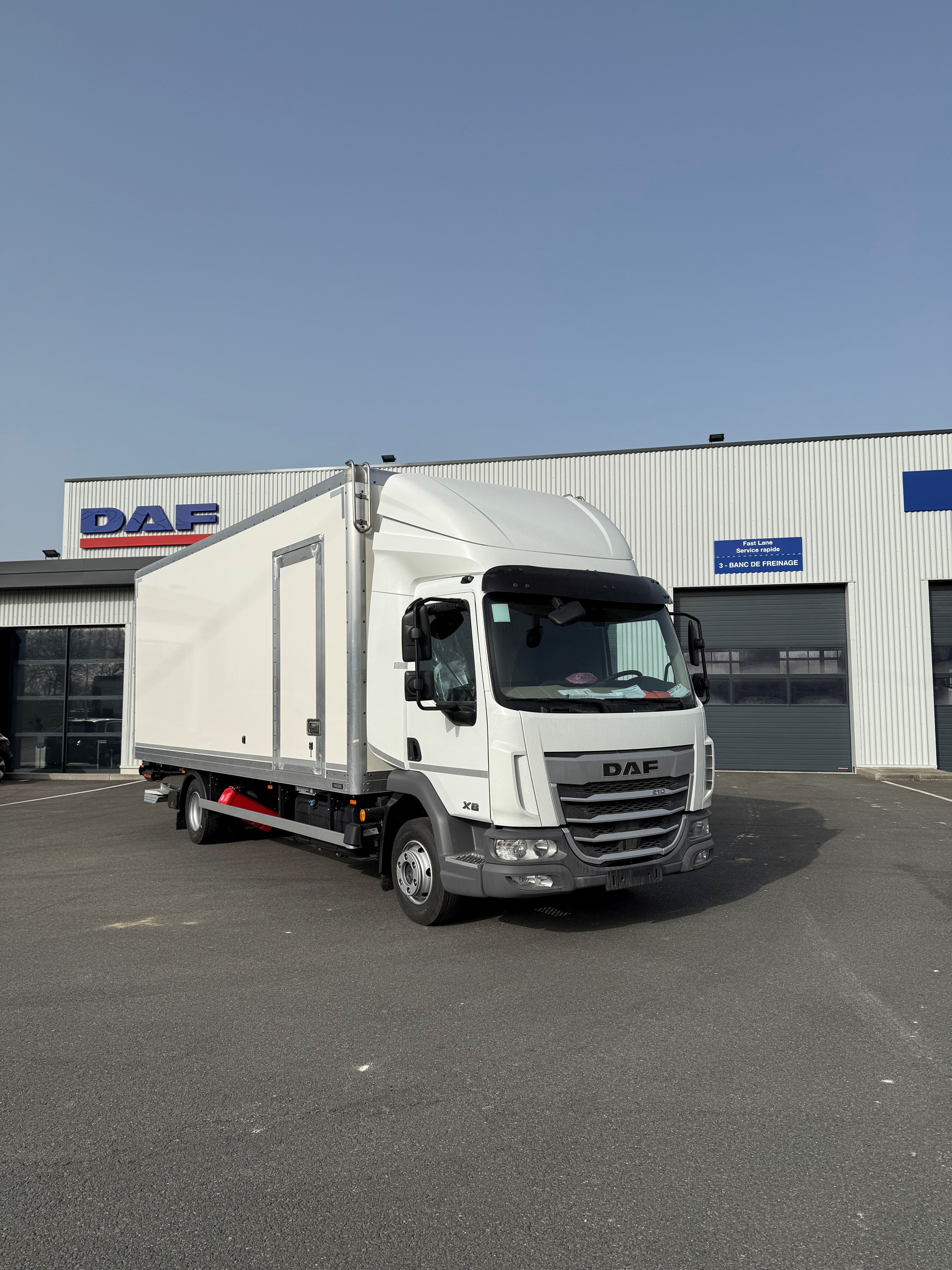 DAF XB 210 FA 4X2 0