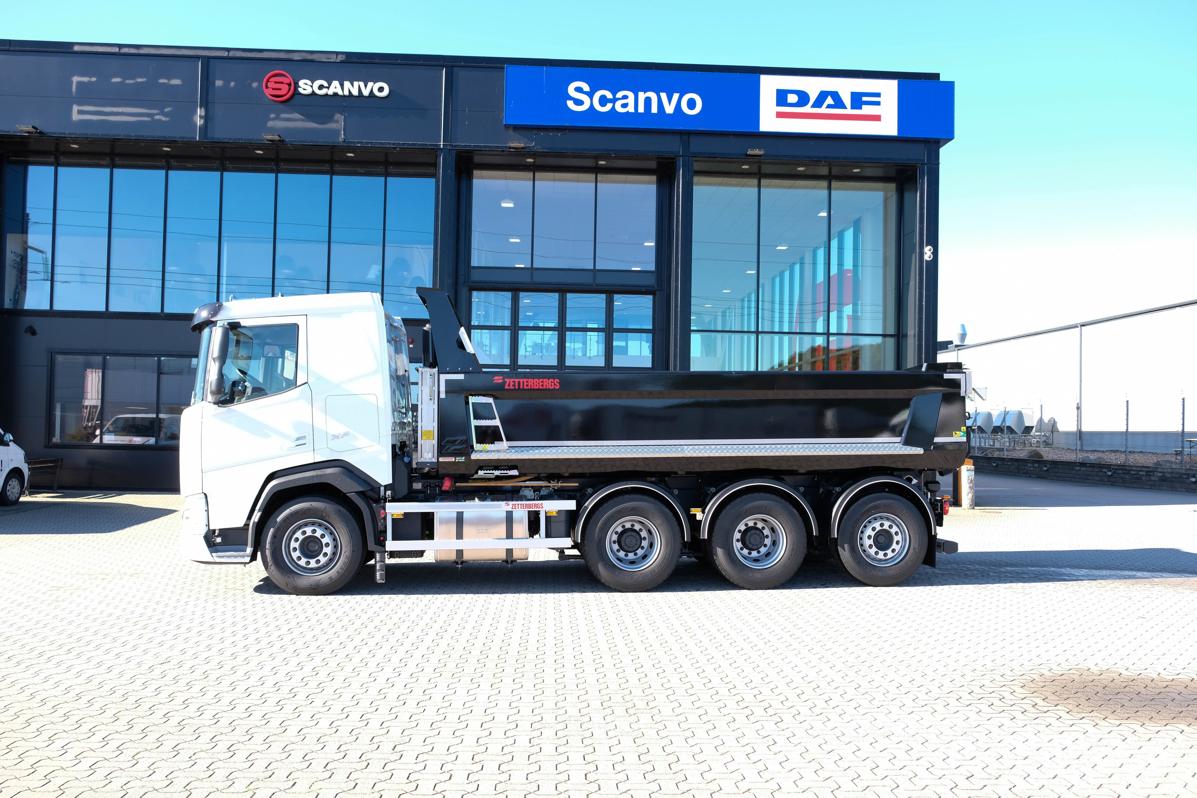 DAF XF 530 FAW 8X4 W 0