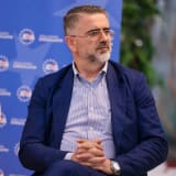 “5 mijë euro për një deputet, 10 mijë për një ministër”/ Eduart Ndocaj bën deklaratën e fortë: “Ta hidhni në koshin e plehrave”