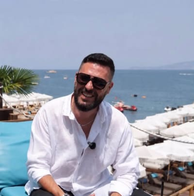 Miri “qetëson” ndjekësit: “Pushimet i bëj mes njerëzve, nuk kam nevojë për luks”