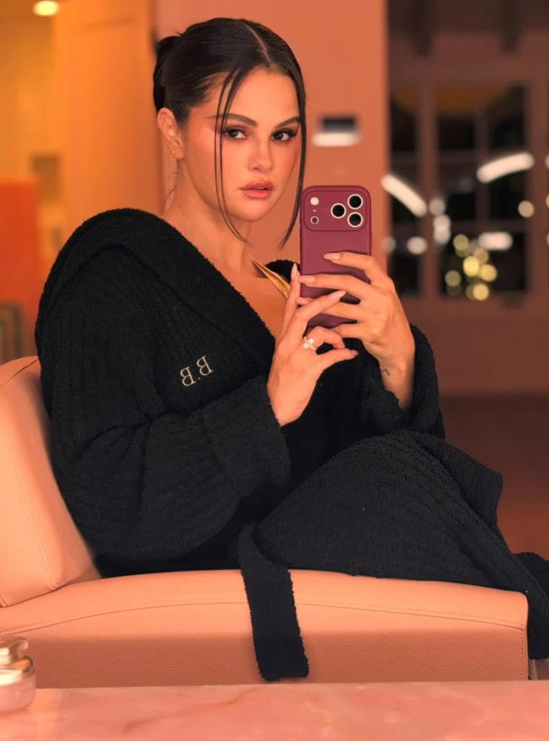 Selena Gomez rrëfen zakonin që i ndryshoi zërin: “Është shumë e vështirë ta lësh, por nuk ia vlen!”