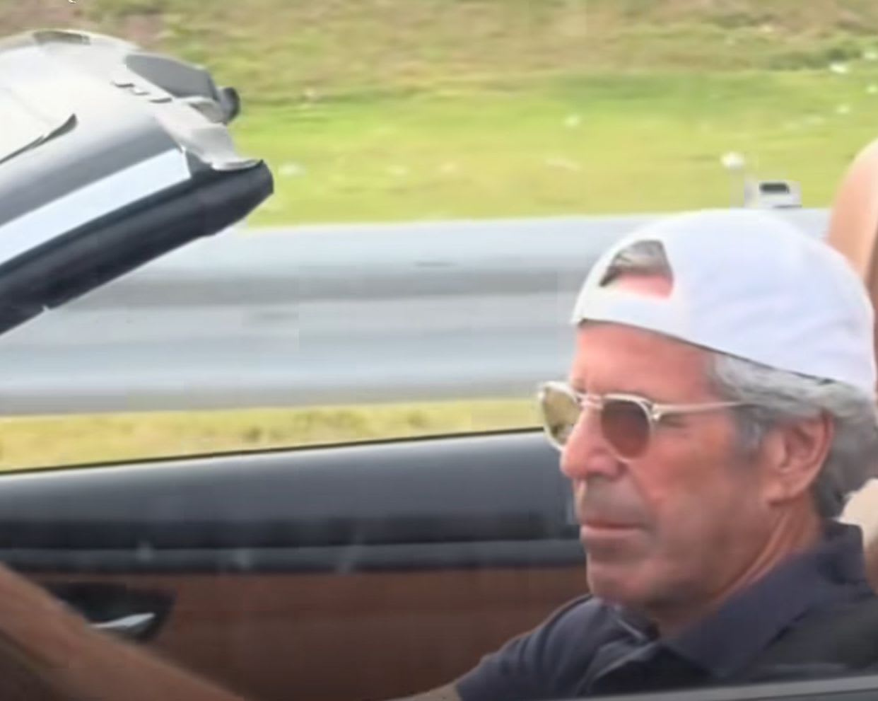 Jeffrey Epstein kapet në Florida duke drejtuar makinën? (video)