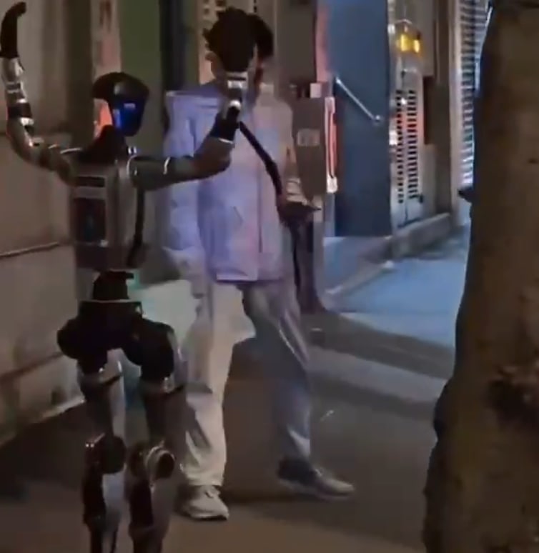 Roboti humanoid arrestohet në Kinë pas akuzave për ngacmim ndaj një gruaje të moshuar...