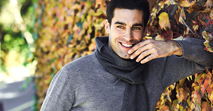 Schüchterne Männer: Wie sie flirten und 8 Taktiken sie zu erobern