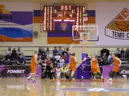 Вязкая игра в Ревде. Как баскетболисты «Темп-СУМЗ» обыграли соперников из клуба «Купол-Родники»