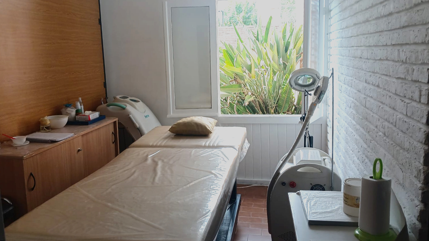 Equipos de aparatología estética en el gabinete