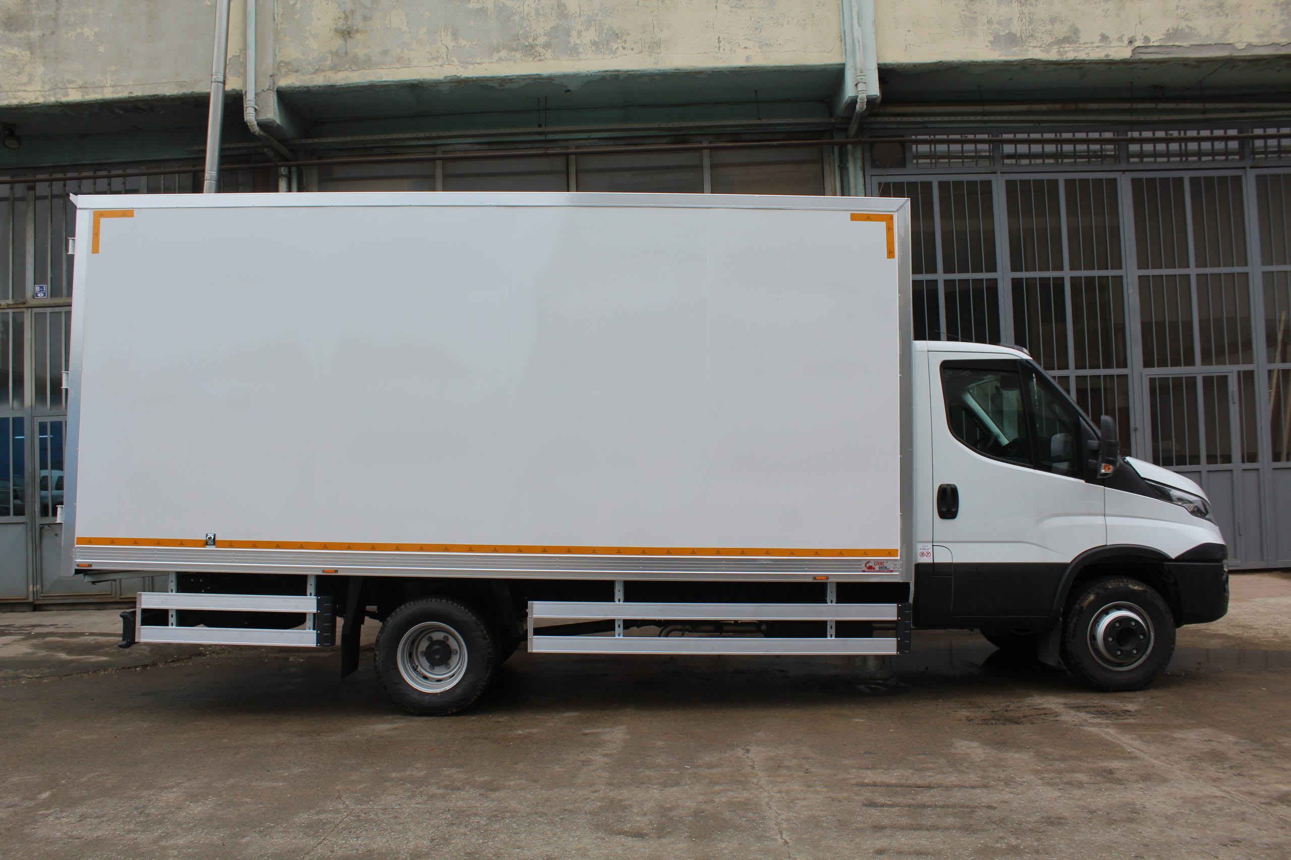 EMR-176 küçük resim 3