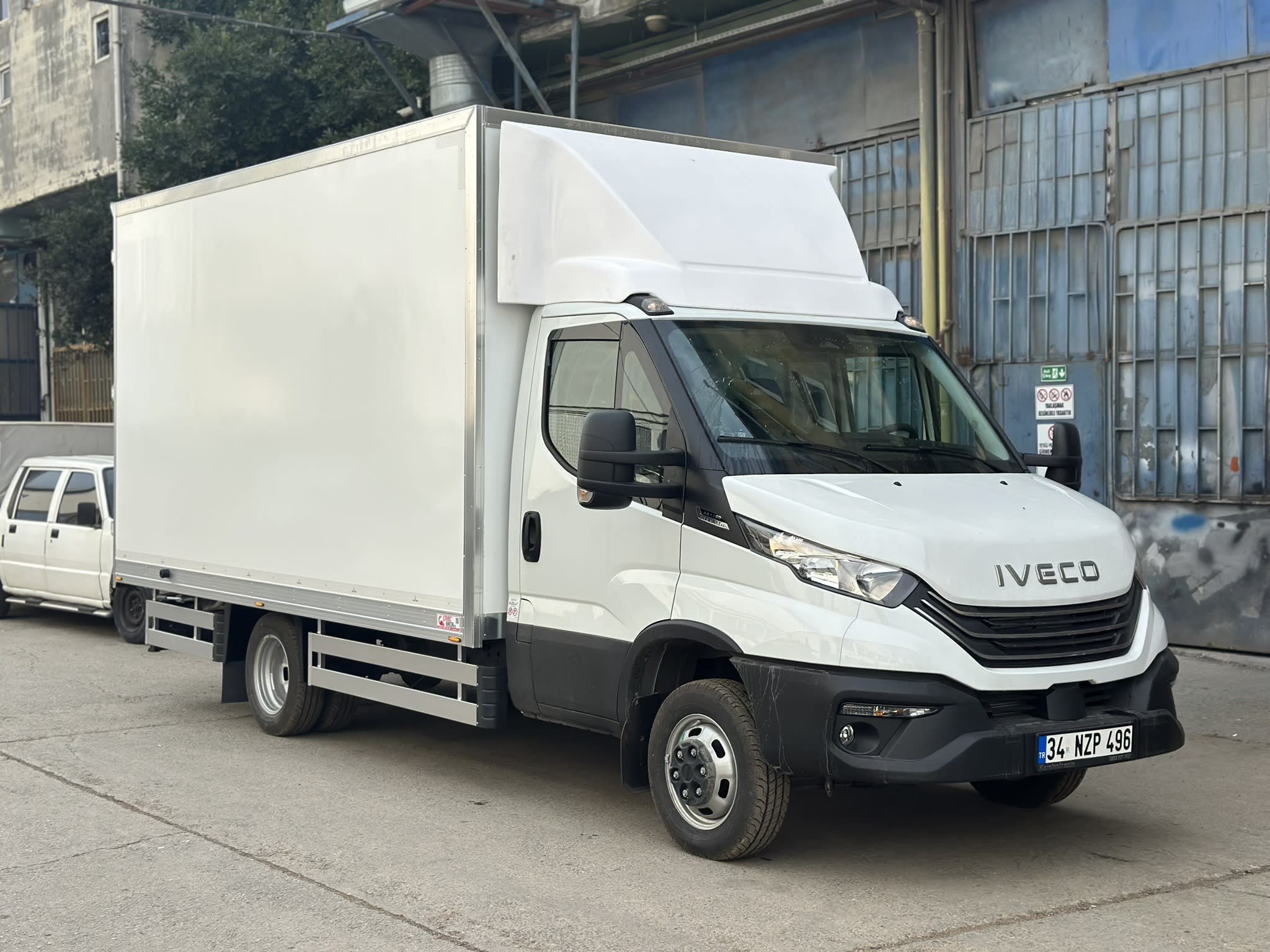 EMR-352