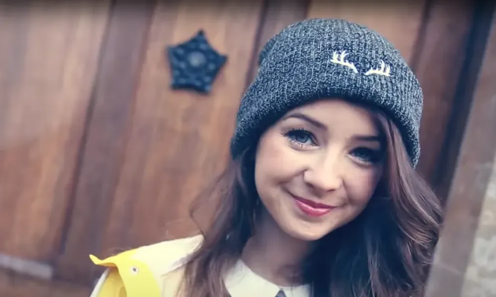 Zoella Photo still