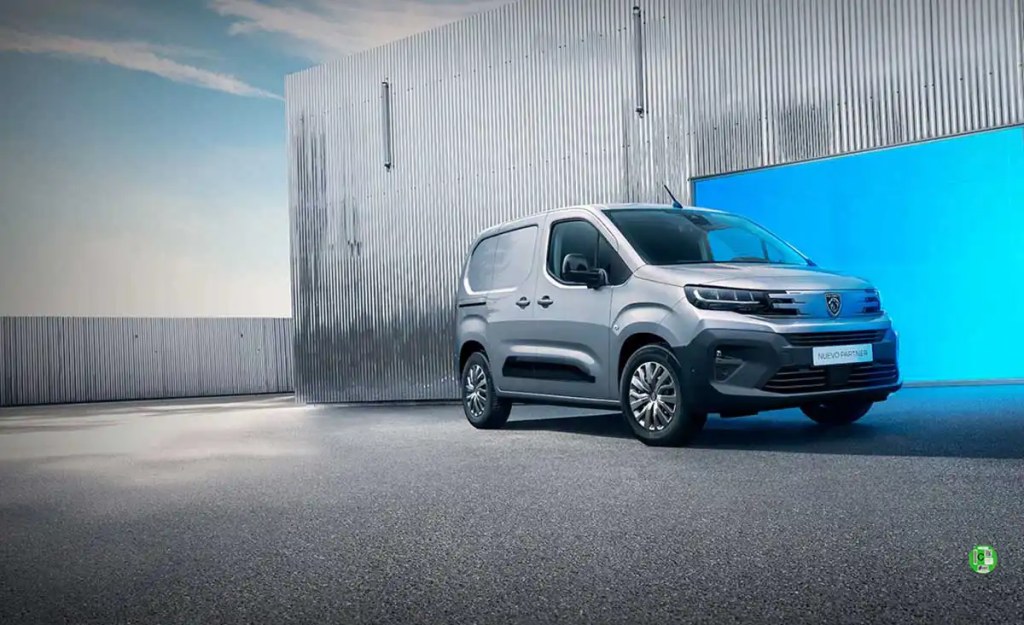 Furgoneta de renting para autónomos de zonas rurales Peugeot Partner