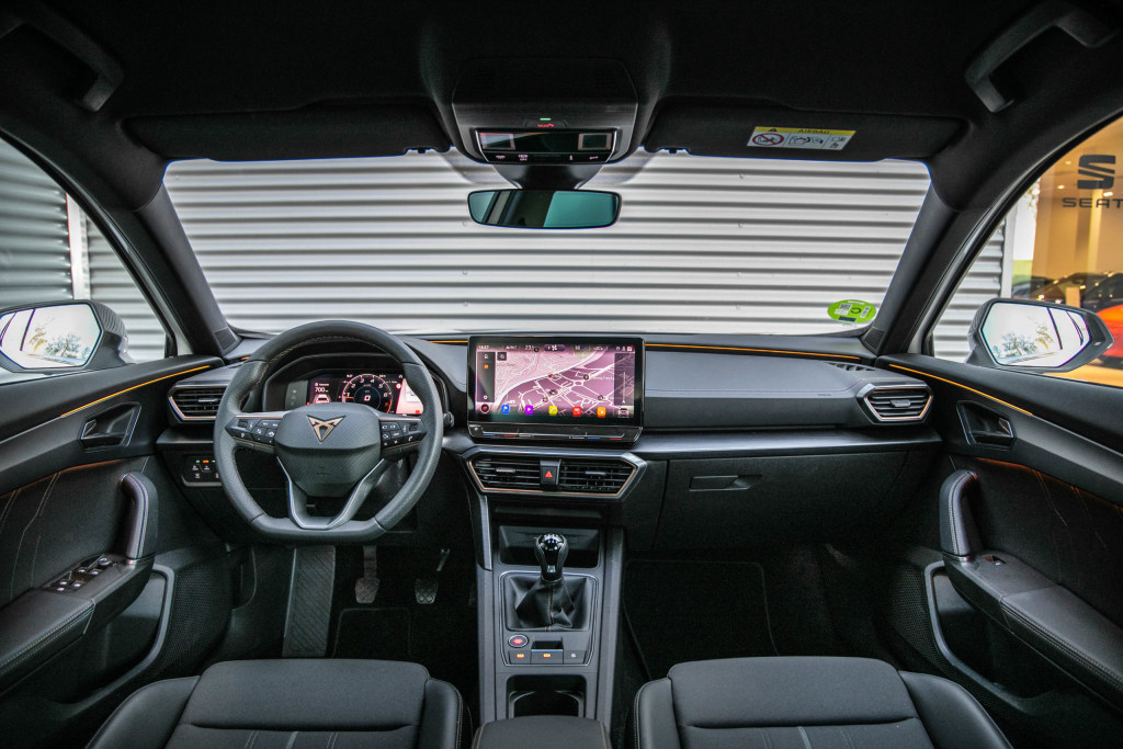 pantalla cupra formentor