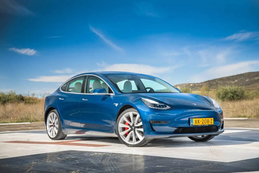 Los 6 mejores coches automáticos de renting: eléctricos, diésel, SUV… 2 Mejores coches automáticos de renting Tesla Model 3