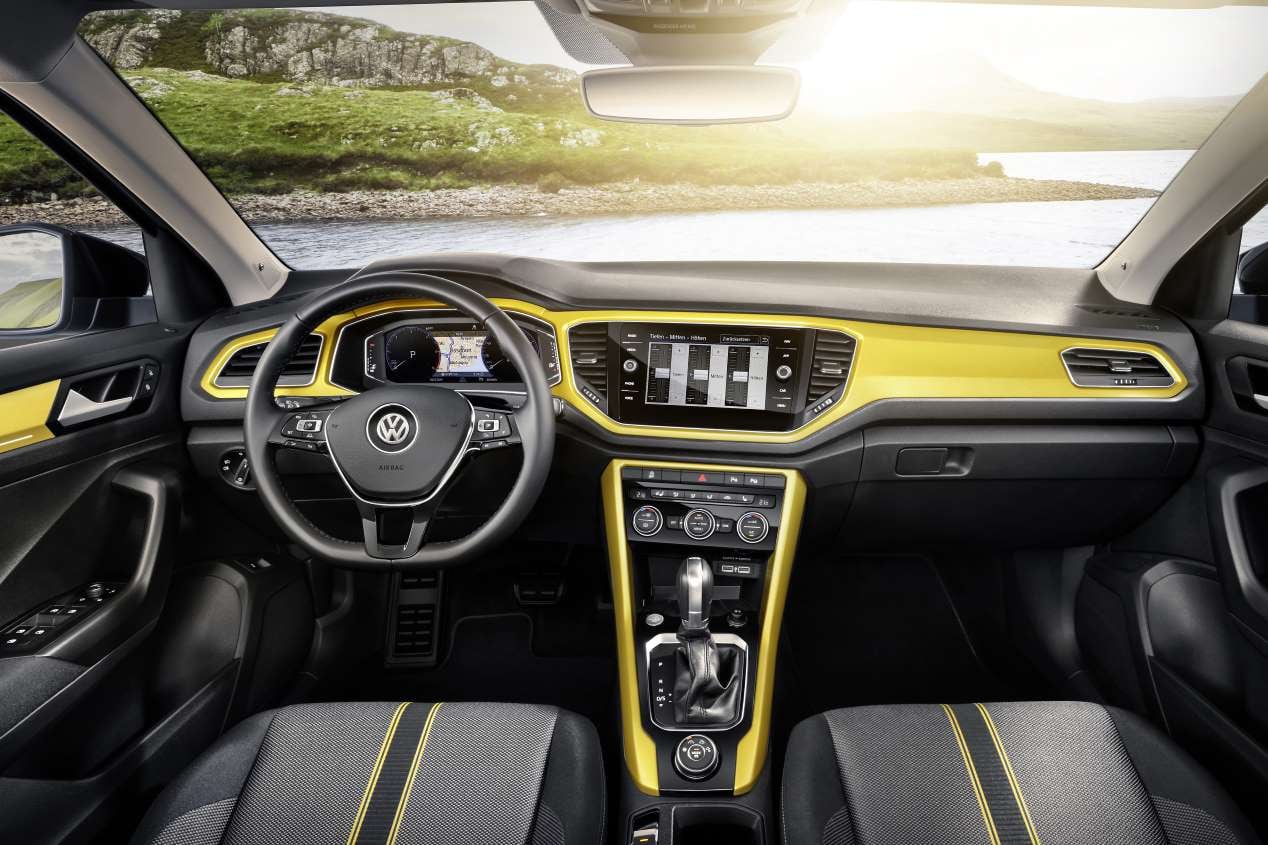 Volkswagen T-Roc: la conducción de un compacto, la presencia de un SUV 6 imagen interior Volkswagen T-Roc