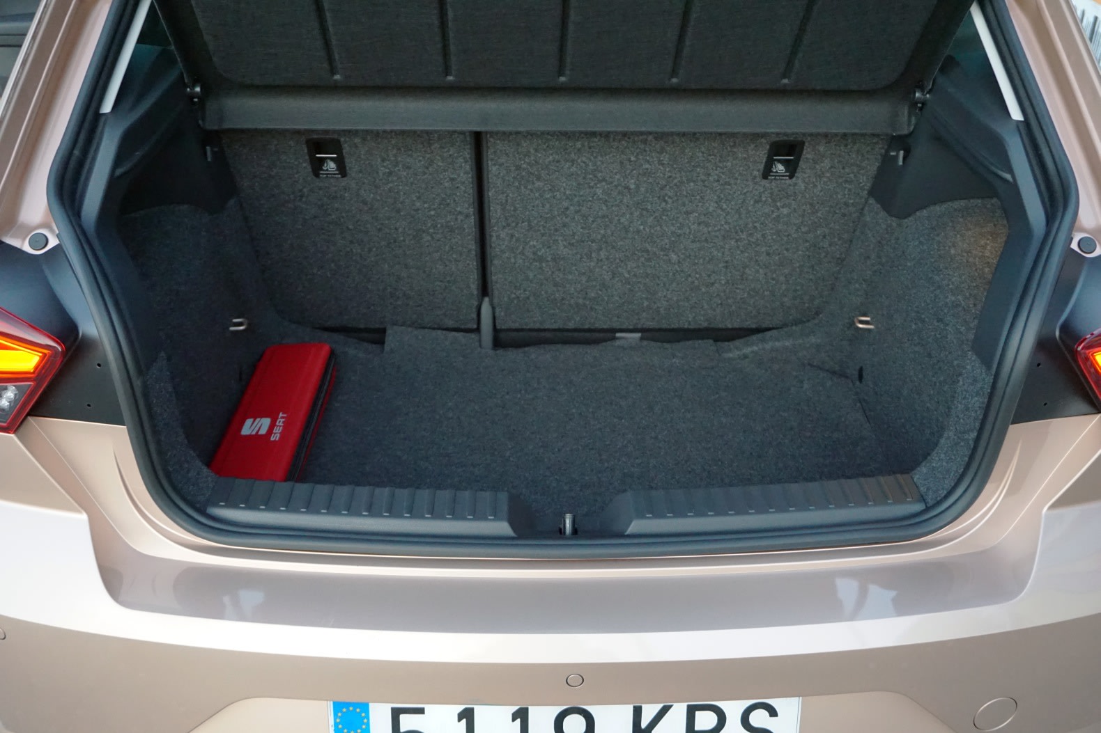 Imagen maletero seat ibiza
