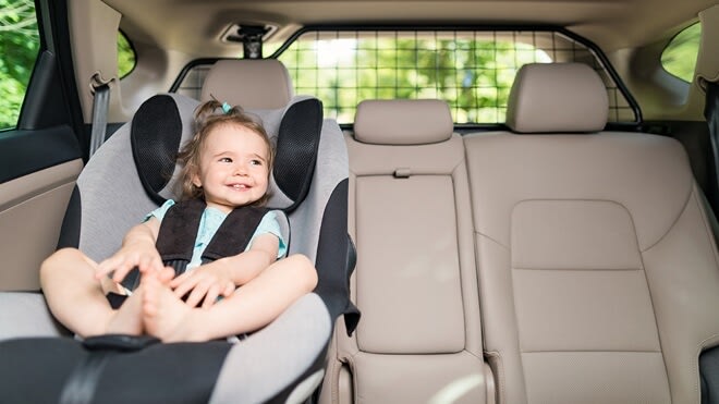 como colocar silla bebe en coche