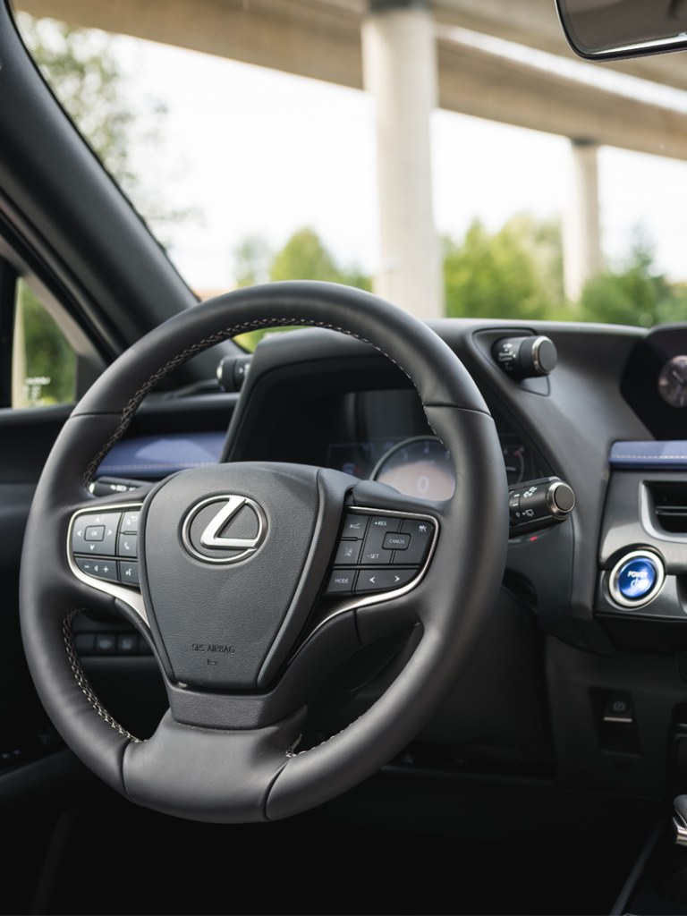 volante lexus ux