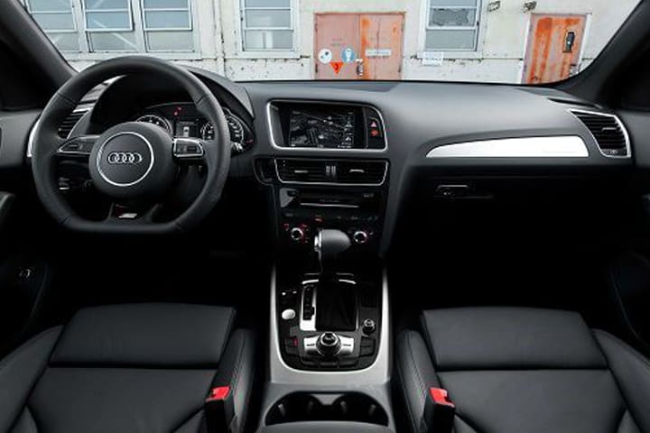 Audi-Q5-2.0 TDI clean quattro S Advanced-interior
