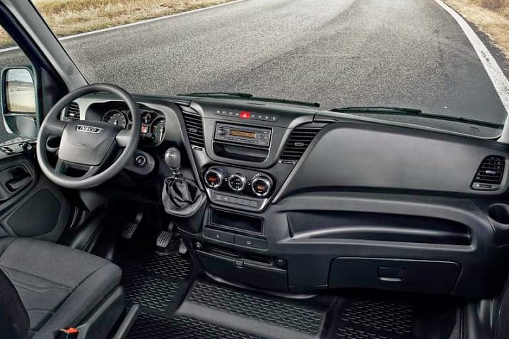 Iveco-Daily-35C 15 3.0 3450-interior