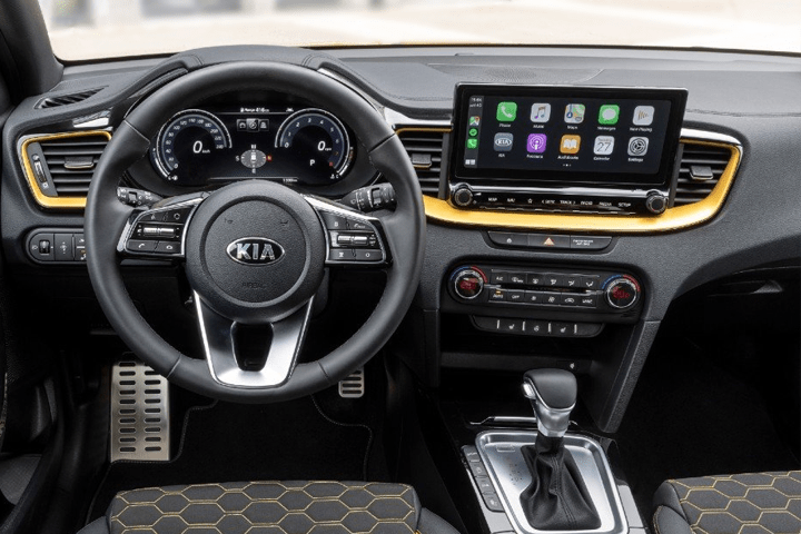 Kia-XCeed-1.6 GDI 6DCT First Edition PHEV-interior