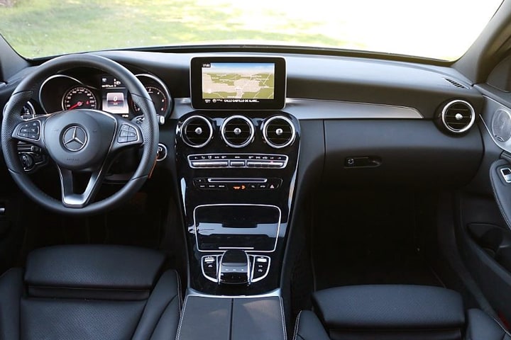 Mercedes-Clase C-C 220 d Sportive Avantgarde Estate-interior