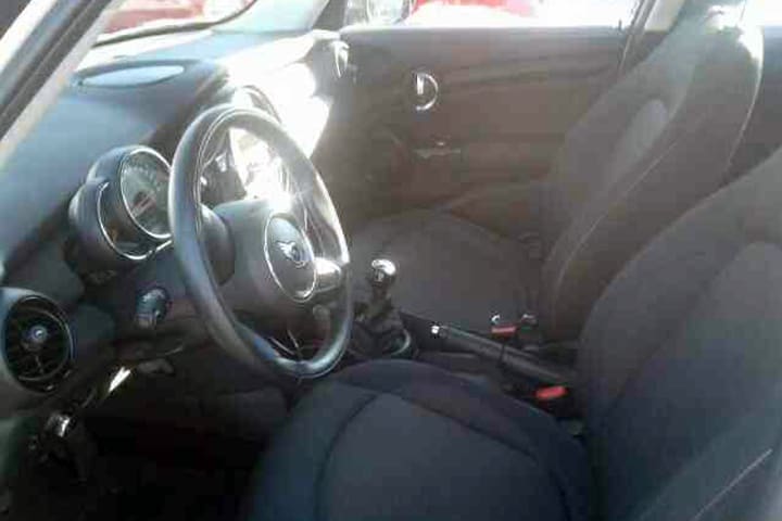 Mini-Cooper-ONE D 5 PUERTAS-interior