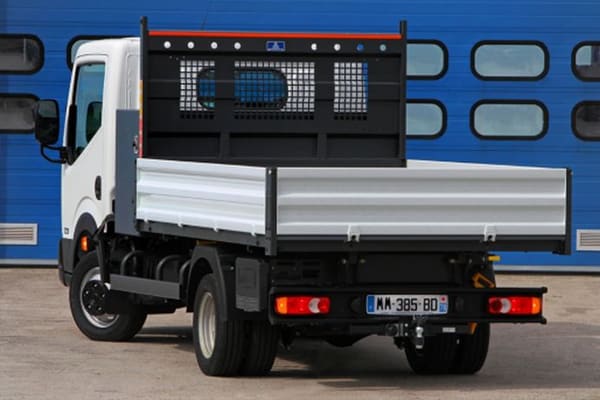 Nissan-NT400 Cab Abatible-Media 35.13/2 Comfort-rear
