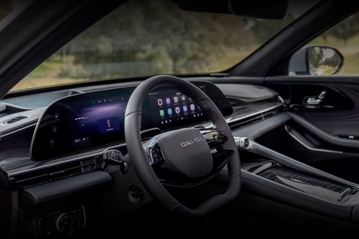 Omoda-9-1.5 TGDI + SHS 3DHT AWD Premium-interior2