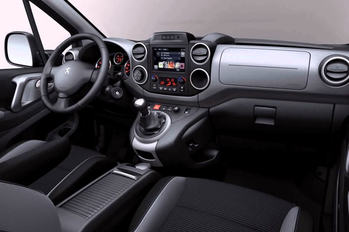 Peugeot-Partner-TEPEE Access 1.6 BlueHDi 55KW (75CV)-interior