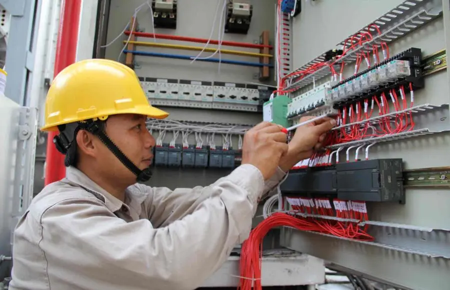 Đơn vị bảo trì hệ thống điện uy tín cho nhà máy