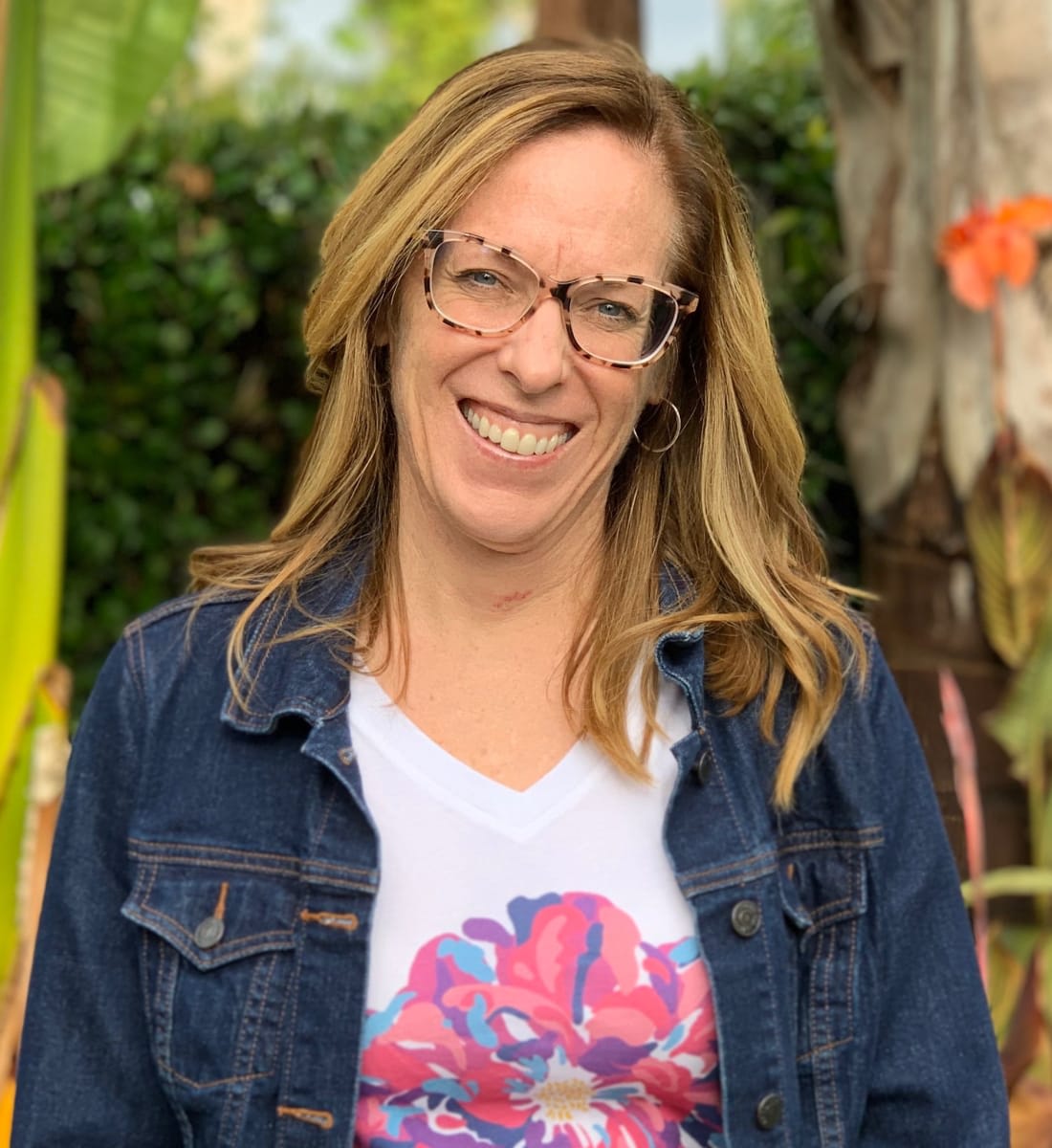 Julie Wiebe (sher/her)