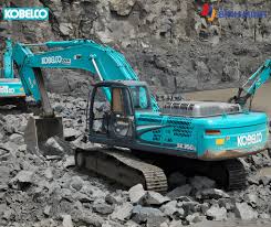 Quy trình bảo dưỡng máy xúc đào bánh xích trong khai thác mỏ đá
